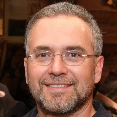 Виталий Николаев